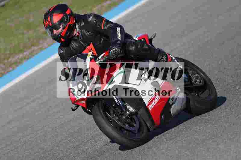 /02 28.-31.01.2025 Moto Center Thun Jerez/gruen-green/92